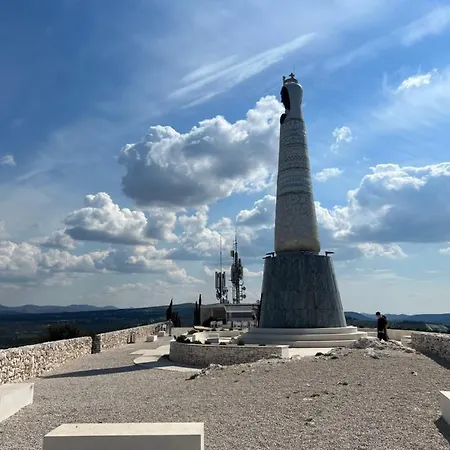 Luxury Laurus Penthouse With Awesome Sea View *