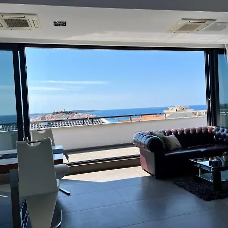 Luxury Laurus Penthouse With Awesome Sea View