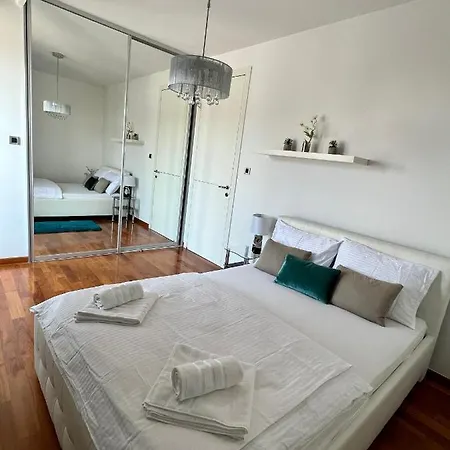 Luxury Laurus Penthouse With Awesome Sea View *