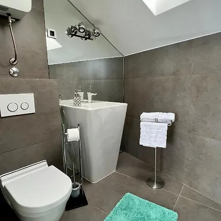 Luxury Laurus Penthouse With Awesome Sea View