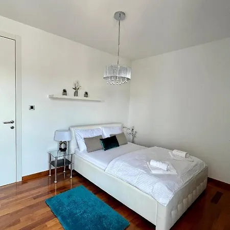 Luxury Laurus Penthouse With Awesome Sea View *