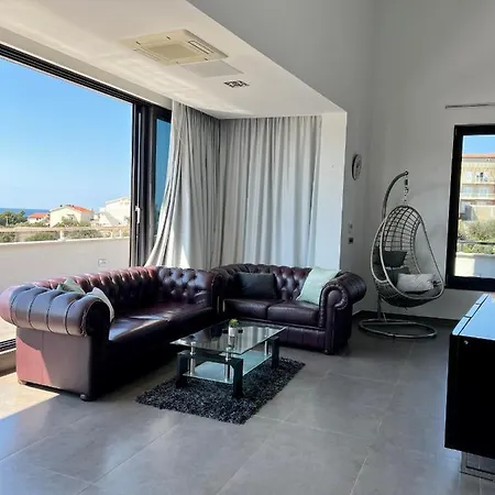 Luxury Laurus Penthouse With Awesome Sea View
