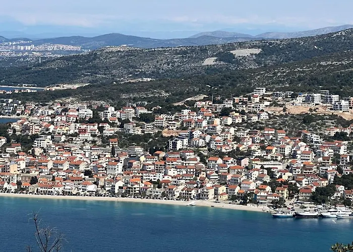 Luxury Laurus Penthouse With Awesome Sea View