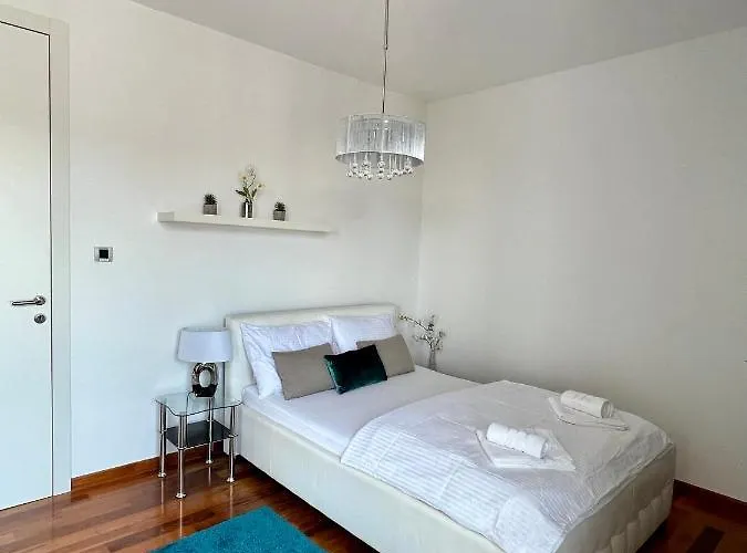 Luxury Laurus Penthouse With Awesome Sea View *